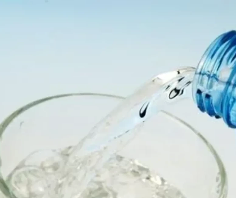 Alkali su içenlerin vücudunda bakın ne oluyor!