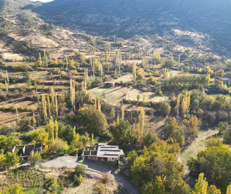 Uludere'deki sonbahar manzarası dronla gökyüzünden görüntülendi!