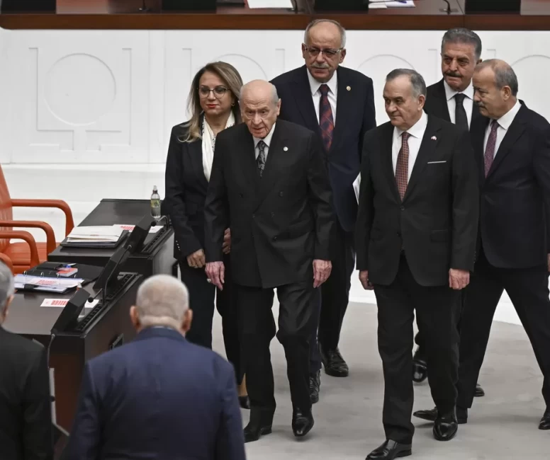 MHP Lideri Devlet Bahçeli TBMM'de bütçe görüşmelerinin son oturumunu yerinden takip etti