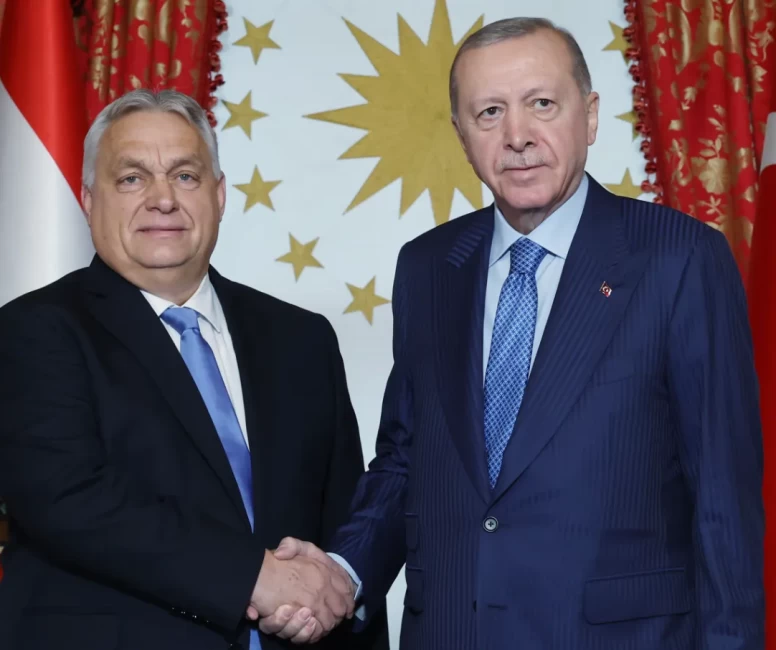 Cumhurbaşkanı Erdoğan, Macaristan Başbakanı Orban'ı resmi törenle karşıladı
