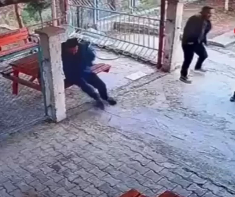 Eğitim yuvasında silahlı dehşet! 12 yaşındaki öğrenci müdürü vurdu