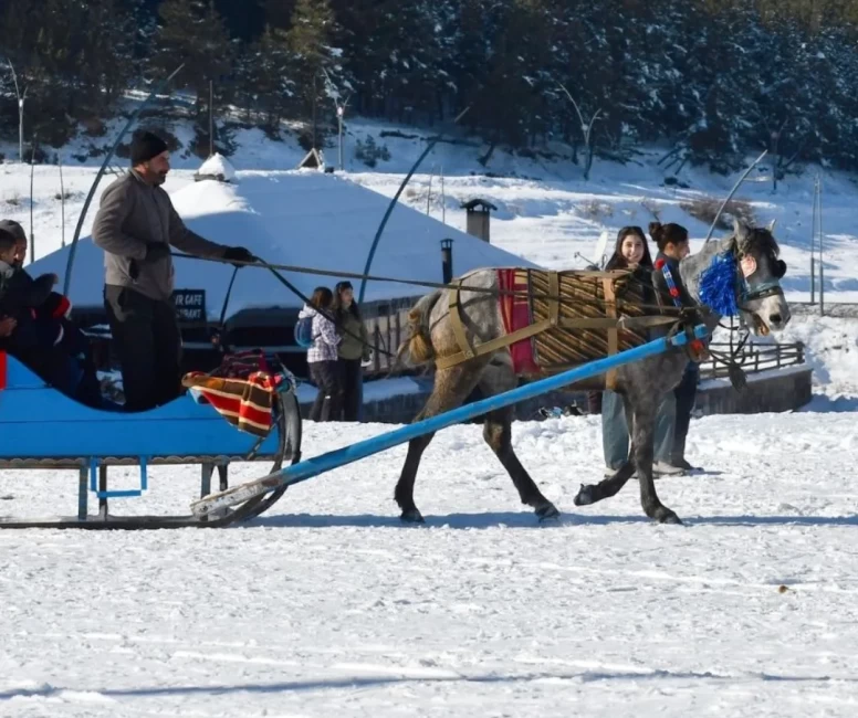 Kış turizminin gözdesi Sarıkamış’ta sezon açıldı, eğlence başladı