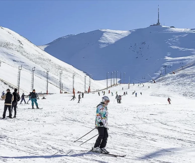 Palandöken’de kayak sezonu görkemli törenle başladı