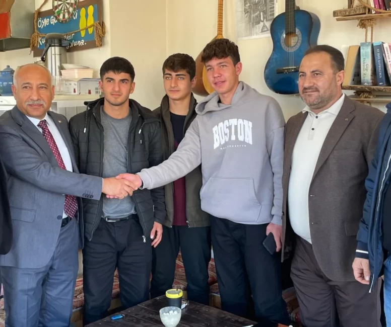 MHP Van İl Başkanı Salih Güngöralp’ten Erciş'te 'Hayırlı Günler Komşum' ziyaretleri