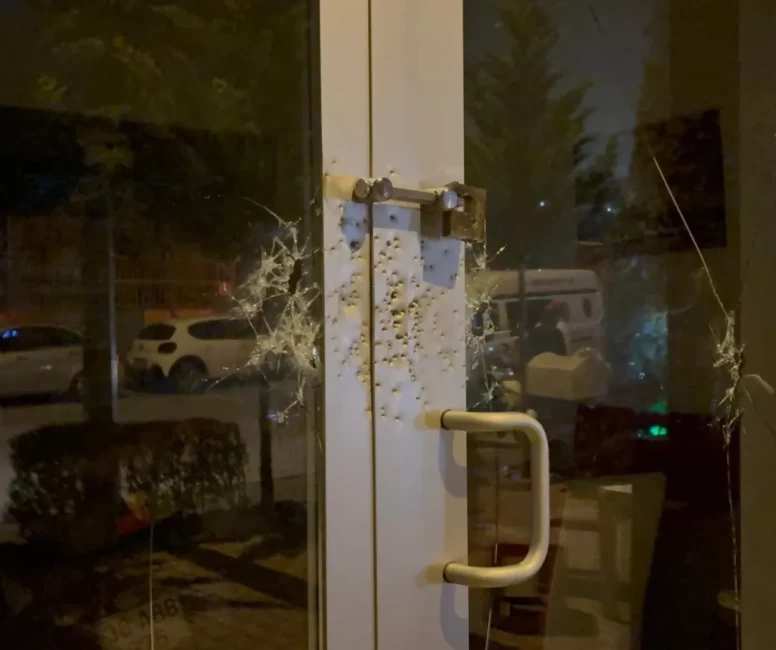 Kayseri’de çiğ köfteciye kurşun yağdırdılar! Pompalıyla saldırı anı kamerada