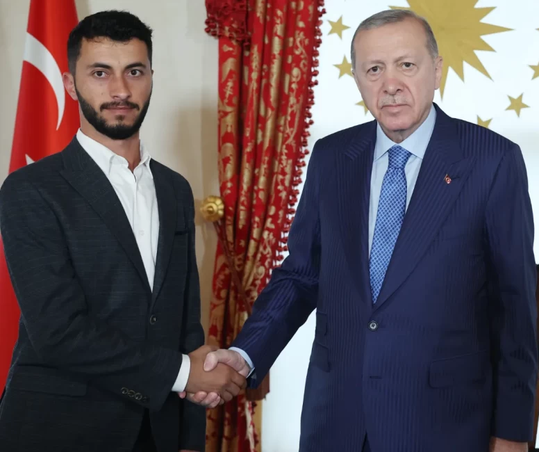 Cumhurbaşkanı Erdoğan, Oscar ödüllü Filistinli yönetmen Basel Adra'yı kabul etti