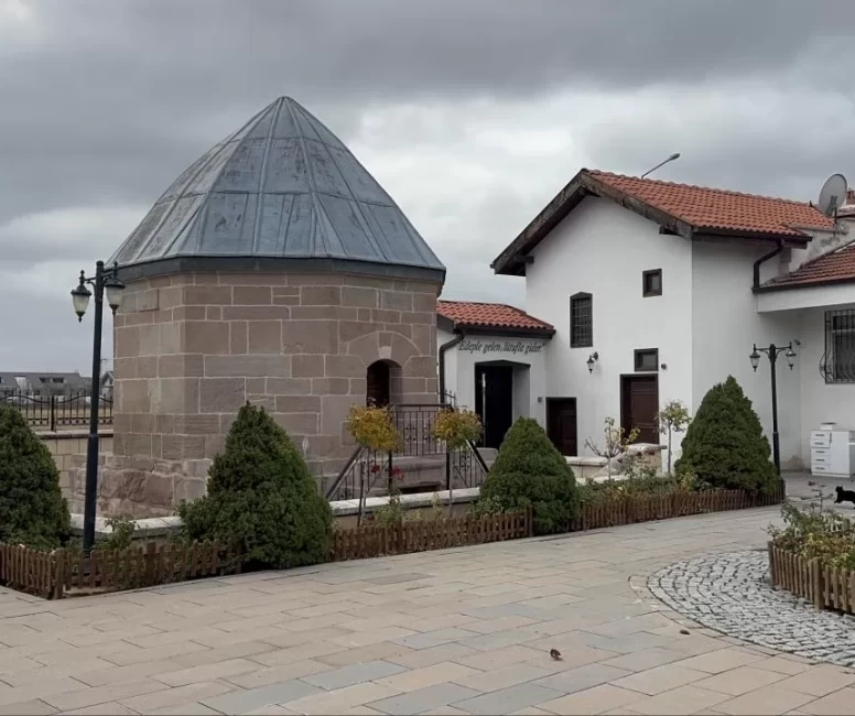 Türbedarlık geleneği "tuz" ikramıyla devam ediyor