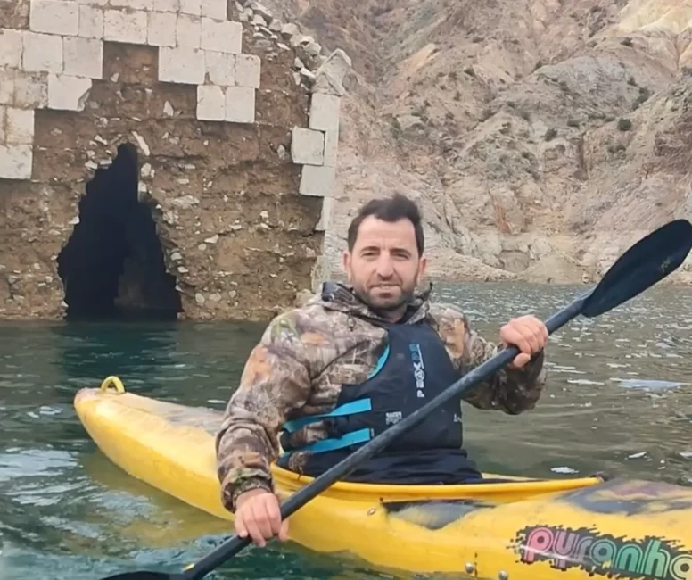 Yusufeli Barajı'nda kanoyla kale gezisi!