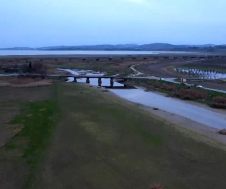 Büyükçekmece Gölü’nde endişelendiren tablo: Su seviyesi hızla düştü