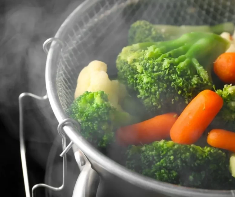 Sebzelerin vitaminini koruyan buharda pişirme rehberi