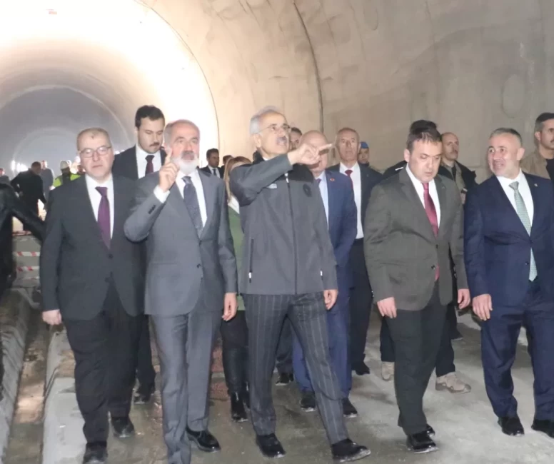 Uraloğlu yeni hedefi açıkladı: 'Hızlı trenle 48 saatte tüm ülkeyi gezeceğiz'