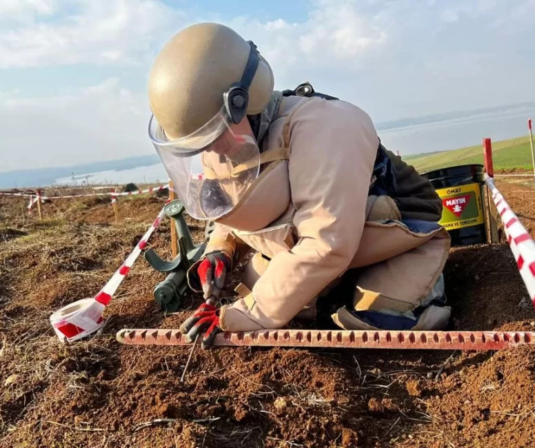 56 milyon metrekarelik alanda 228 bin mayın imha edildi