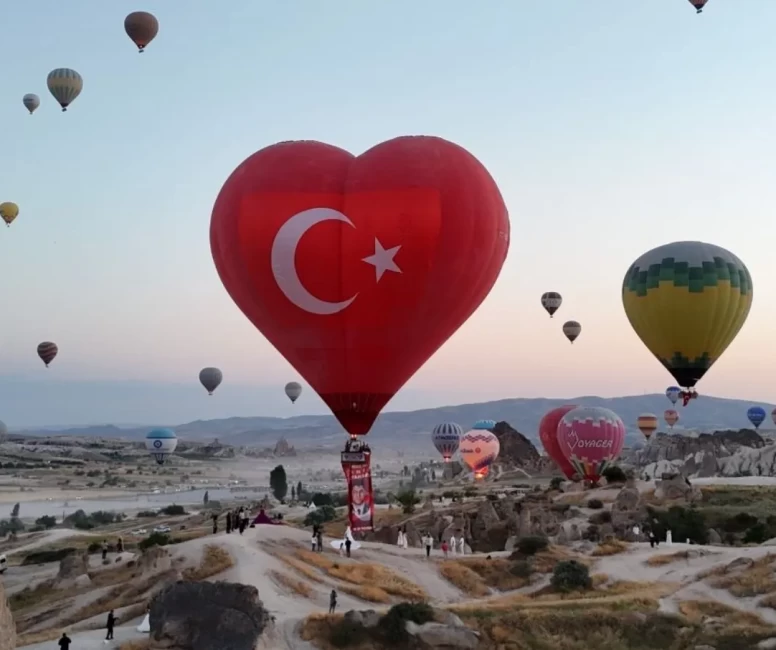 Kapadokya'da balon turizmi rekor kırdı! 6 ayda 306 bin turist gökyüzüne yükseldi