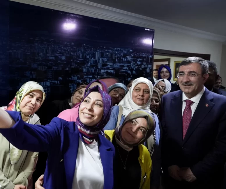 Cevdet Yılmaz: 'Türkiye ateş çemberinin ortasında istikrarla yoluna devam ediyor'