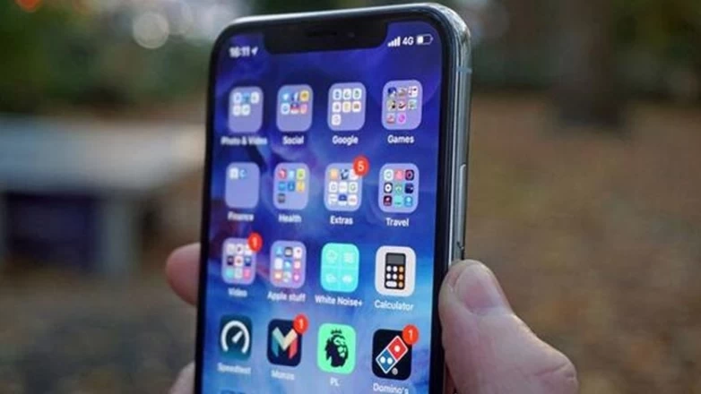 Ekrandaki her şeyi kaydediyor! Telefondan hemen kaldırın