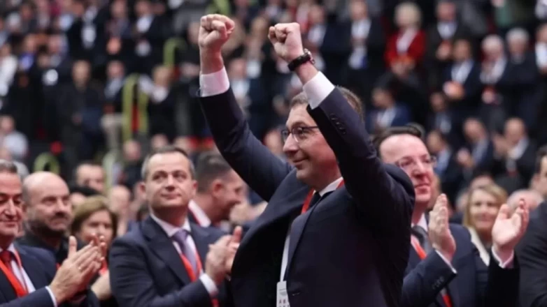 Kuzey Makedonya’da Mickoski, üçüncü kez VMRO-DPMNE liderliğine seçildi