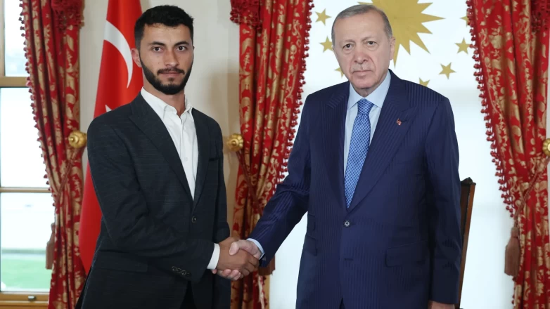 Cumhurbaşkanı Erdoğan, Oscar ödüllü Filistinli yönetmen Basel Adra'yı kabul etti