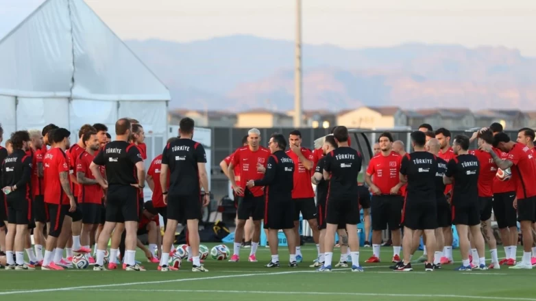Milli Takım'da Arizona Kampı: Taraftarlara açık ilk antrenman tamamlandı