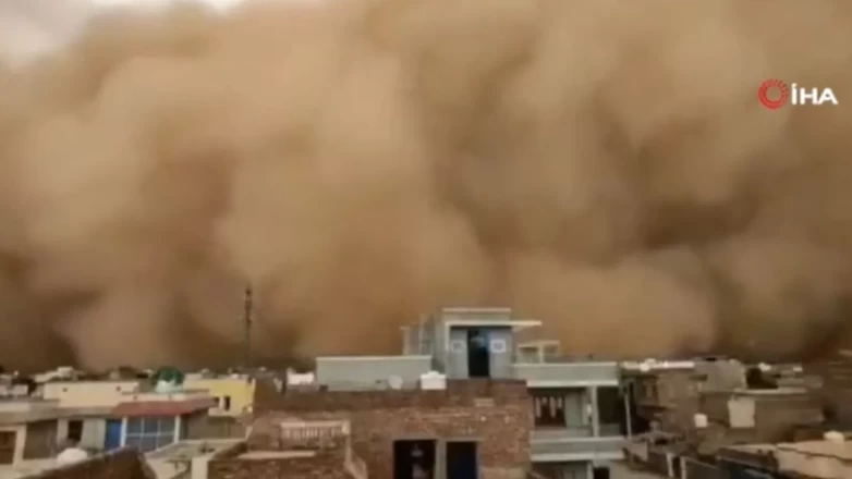 Şiddetli toz fırtınasında biri çocuk 4 ölü, 60 yaralı!