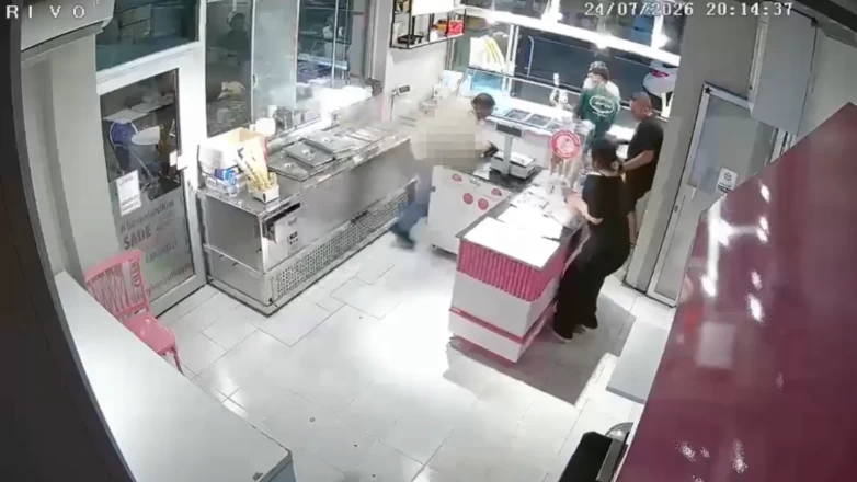 Adana'daki silahlı saldırının görüntüleri ortaya çıktı! Görüntülü konuşmanın ardından ateş açtı