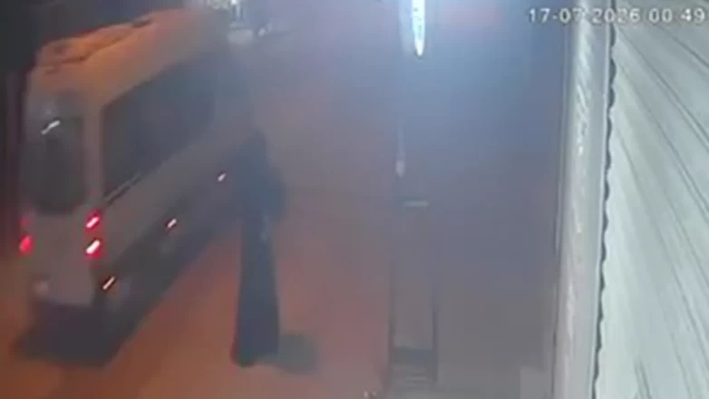 Kadın kılığına girip kurşun yağdırdı
