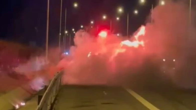 Kuzey Marmara Otoyolu'nda seyir halindeki araç alev topuna döndü