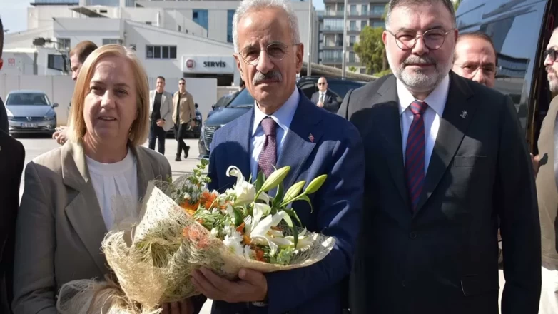 Bakan Uraloğlu'ndan dijital dönüşüm mesajı!