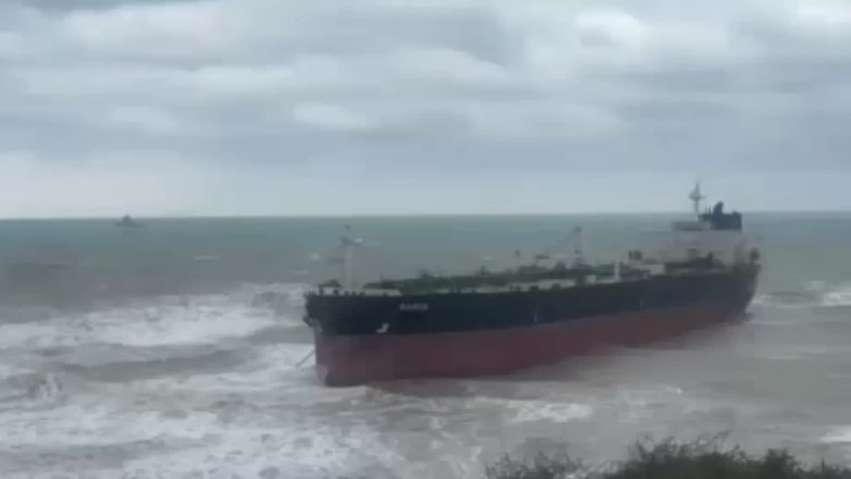 Karaya oturan 238 metrelik dev tankerden haber var
