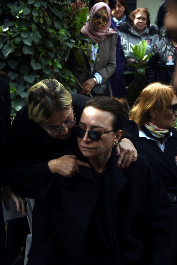 Zafer Çika'nın cenazesinde pes dedirten anlar 10