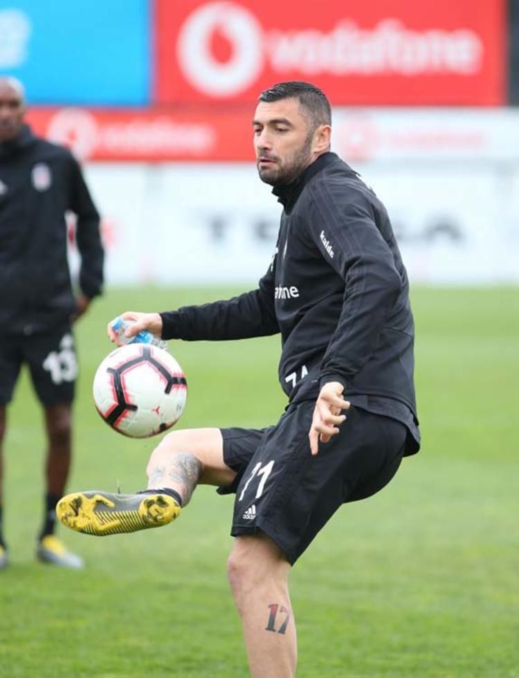 Yumruk yumruğa kavga! Burak Yılmaz... 2