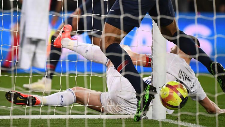 PSG maçında futbol sahalarında eşine ender rastlanan olay... 12