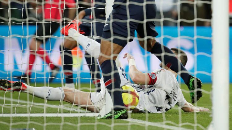 PSG maçında futbol sahalarında eşine ender rastlanan olay... 13