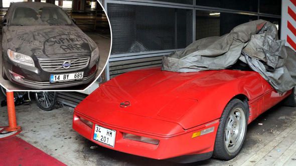 Şaşırtan görüntü! Bu arabaları İstanbul'da unuttular 1