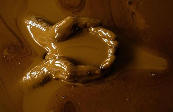 Dünya onları konuşuyor! Petrol içinde yüzüyorlar 16