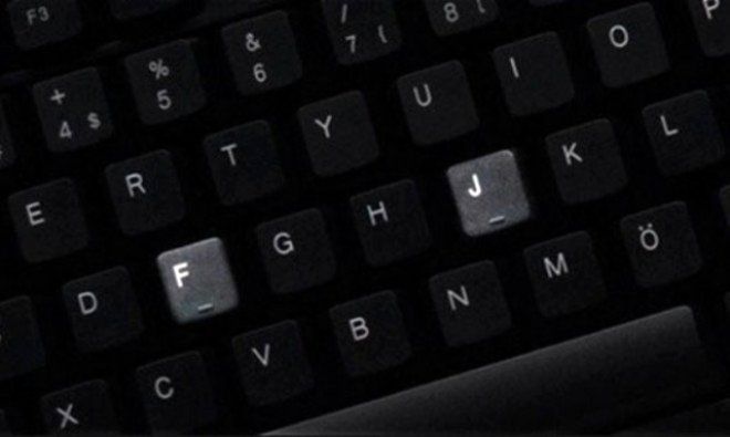 İphone'de arka kameranın yanındaki delik bakın ne işe yarıyor? 3