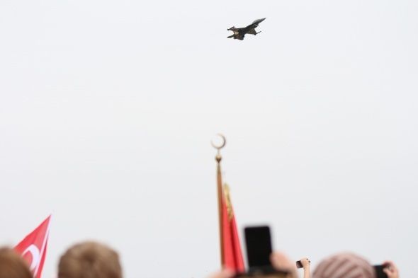 Türk Yıldızları ve Solo Türk'ten nefes kesen gösteri 11