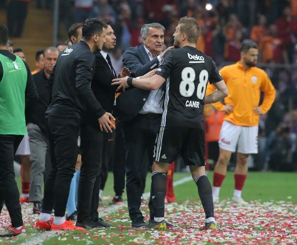Derbiye damga vuran an! Şenol Güneş, Caner'e... 6