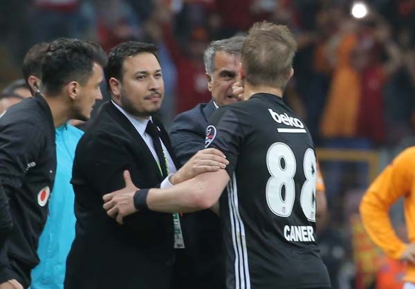 Derbiye damga vuran an! Şenol Güneş, Caner'e... 5