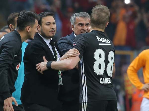 Derbiye damga vuran an! Şenol Güneş, Caner'e... 4