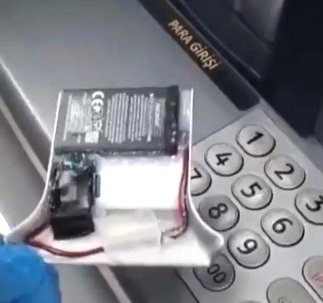 ATM'den para çekerken bunu görürseniz hemen uzaklaşın 4