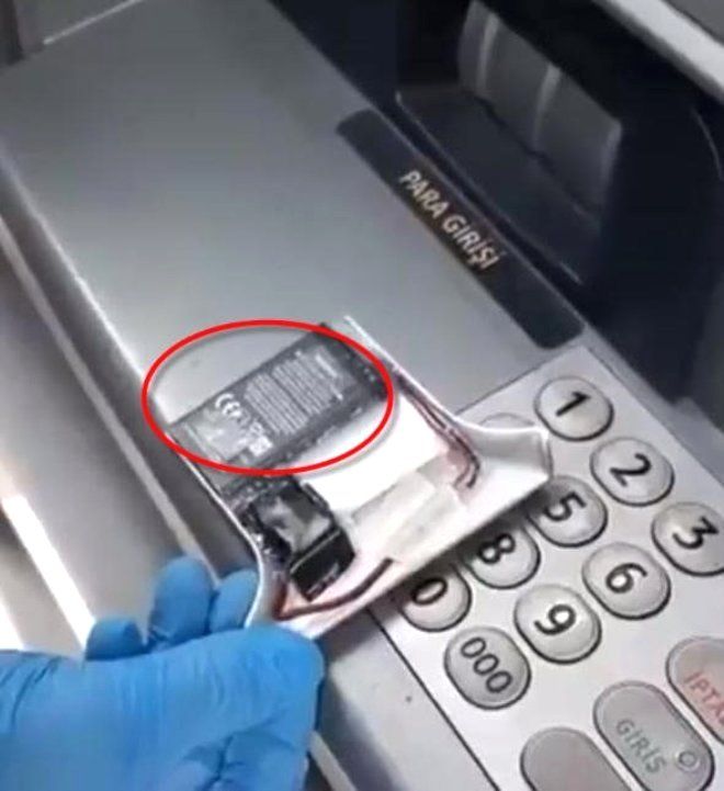 ATM'den para çekerken bunu görürseniz hemen uzaklaşın 5