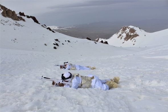 Karlı dağların zirvesinde vatan savunması! 6
