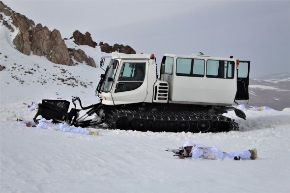 Karlı dağların zirvesinde vatan savunması! 7