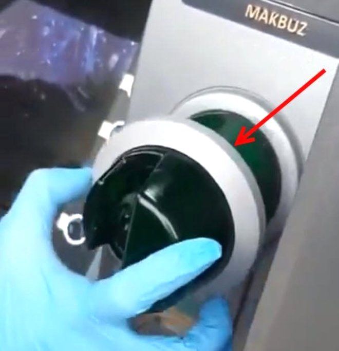 ATM'den para çekerken bunu görürseniz hemen uzaklaşın 7