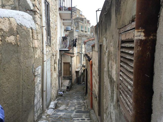 Gören şaşırıyor, binlerce evi 7 TL'den satıyorlar! İşte sebebi... 1