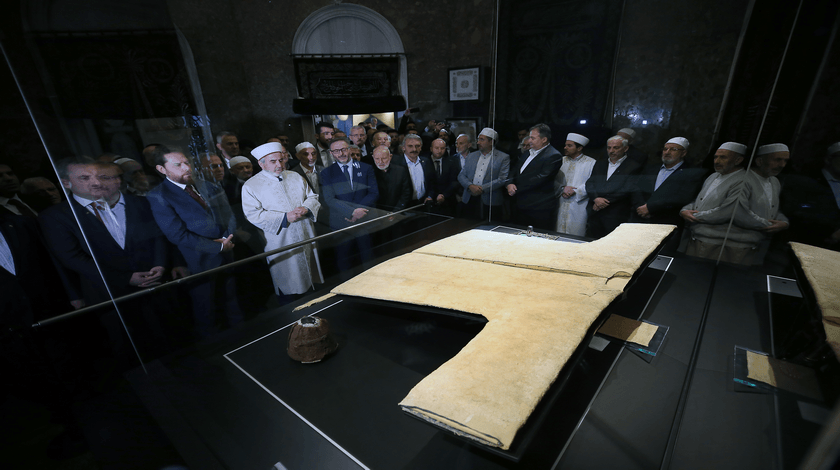 Hırka-i Şerif ziyarete açıldı 1