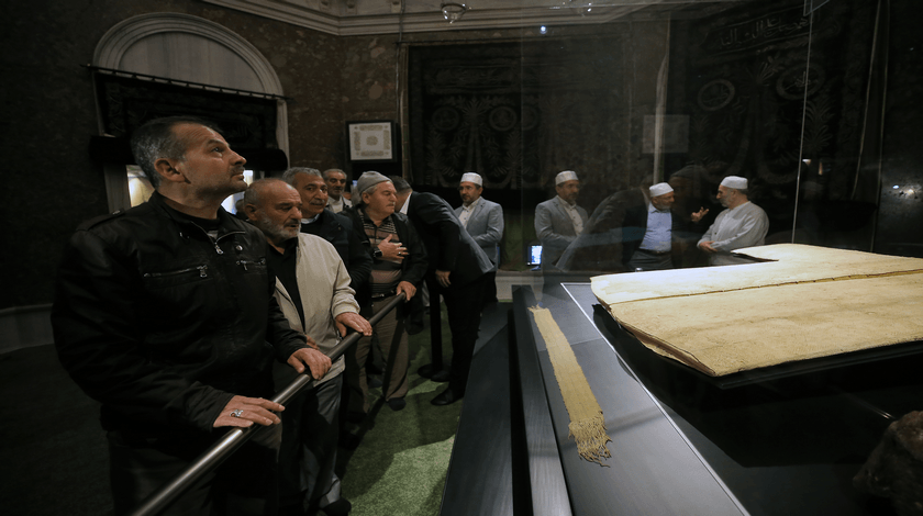 Hırka-i Şerif ziyarete açıldı 3