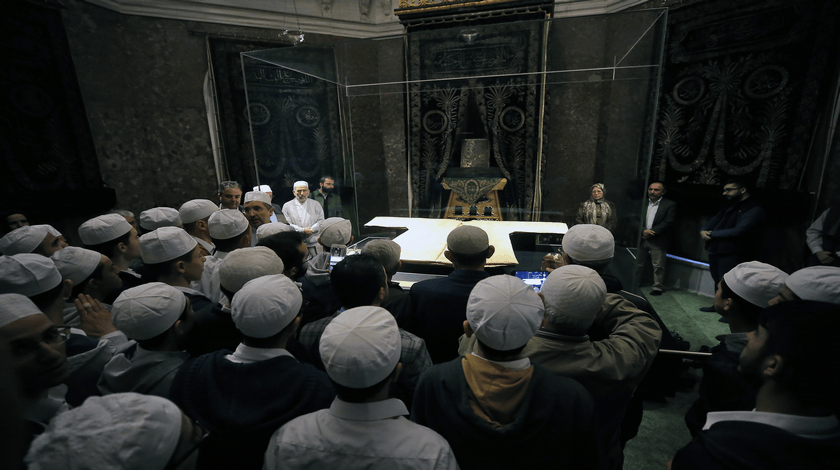 Hırka-i Şerif ziyarete açıldı 6