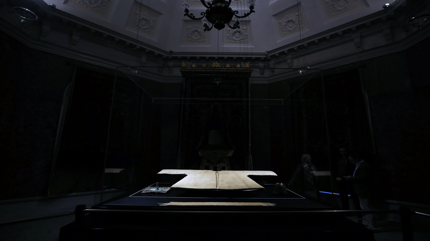 Hırka-i Şerif ziyarete açıldı 14