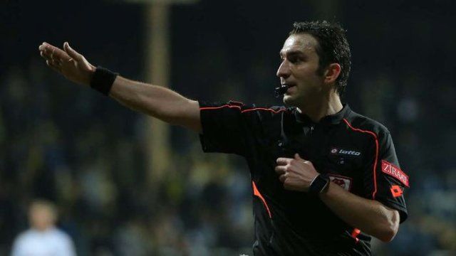 Cüneyt Çakır rekor kırdı! İşte hakemlerin maaşları 4